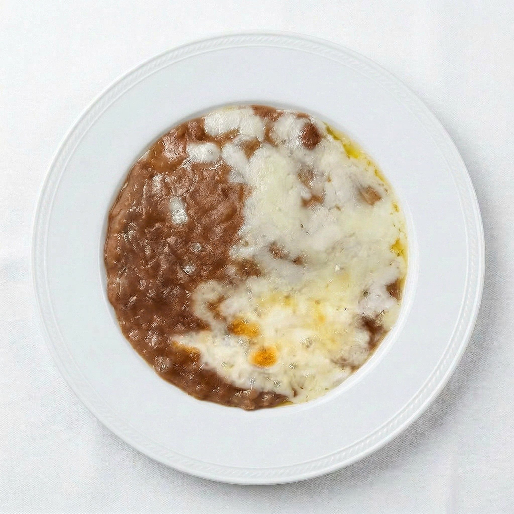 Frijoles.