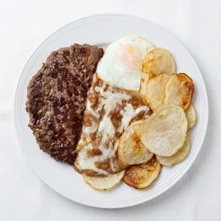 Carne Asada Con Huevos